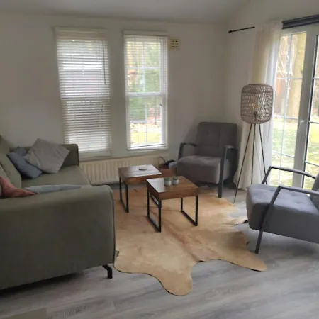 Bos Huize Vriendschap Dom wakacyjny